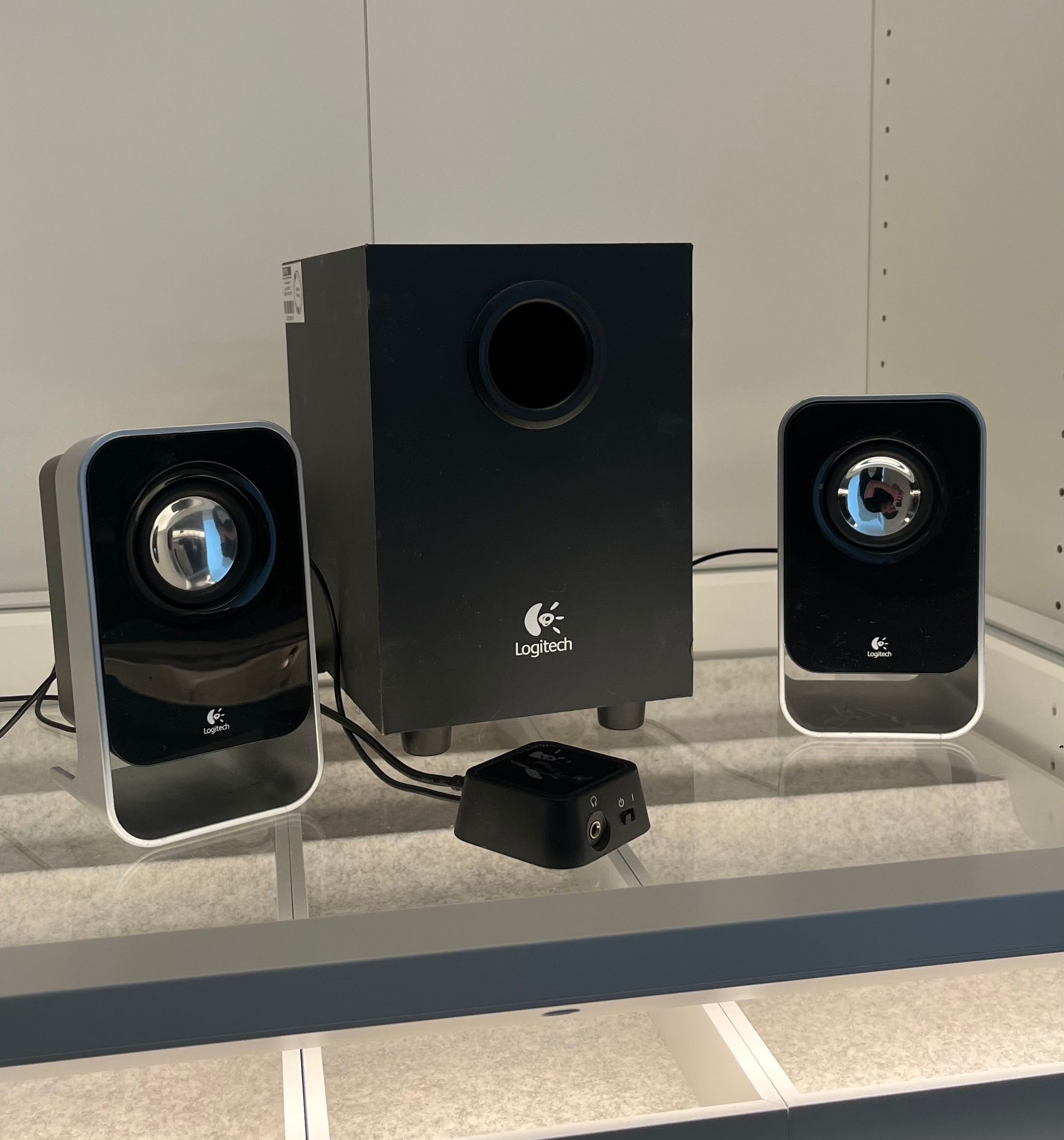 Von der Büroklammer zu.. Tausche Logitech LS21 Soundsystem