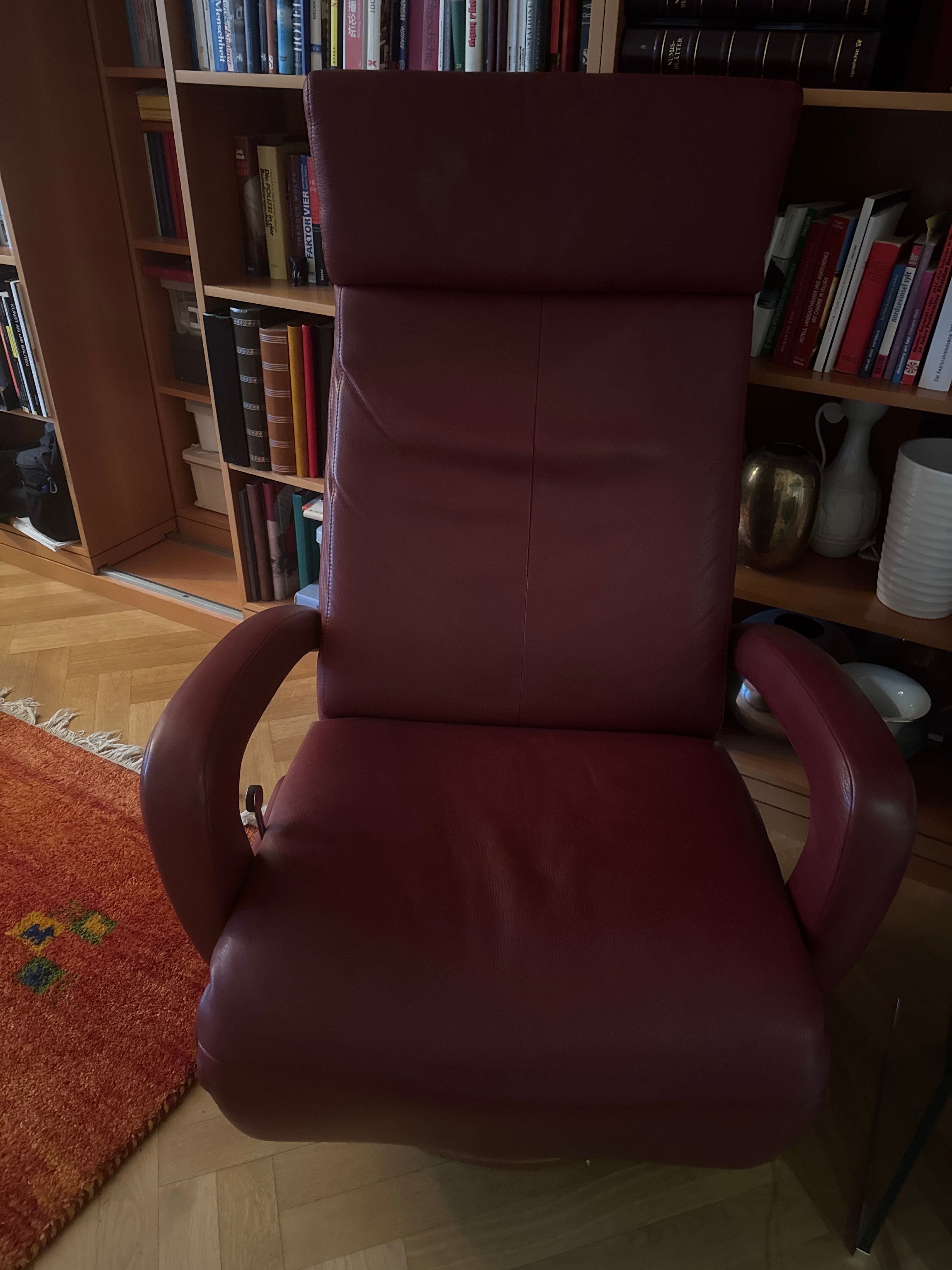 Fernsehsessel aus Leder zu verschenken