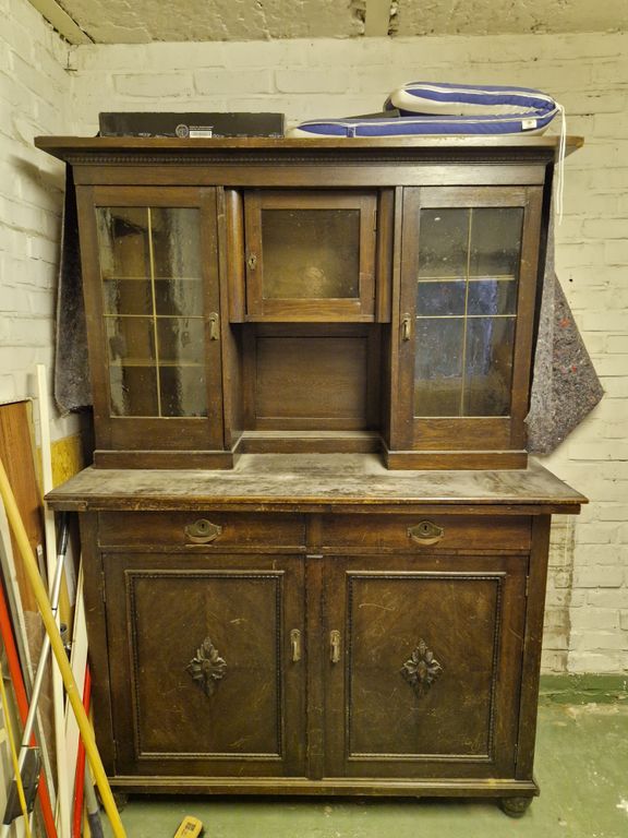 Antiker Küchenschrank 