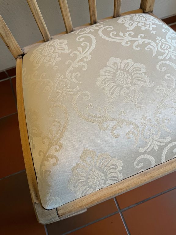 4 Stühle Vintage, Massivholz, vom Profi gepolstert