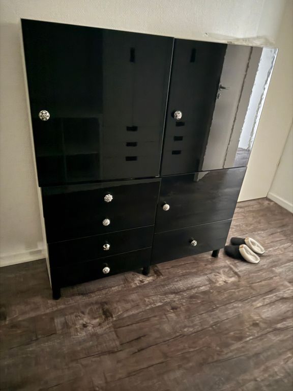 4 Schränke/Regale (einzeln oder zusammen) zu verschenken zur kurzfristigen Abholung in Lövenich