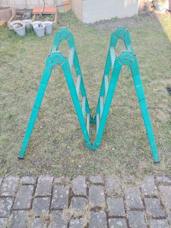 Leiter abzugeben 4x4 Stufen, ausklappbar