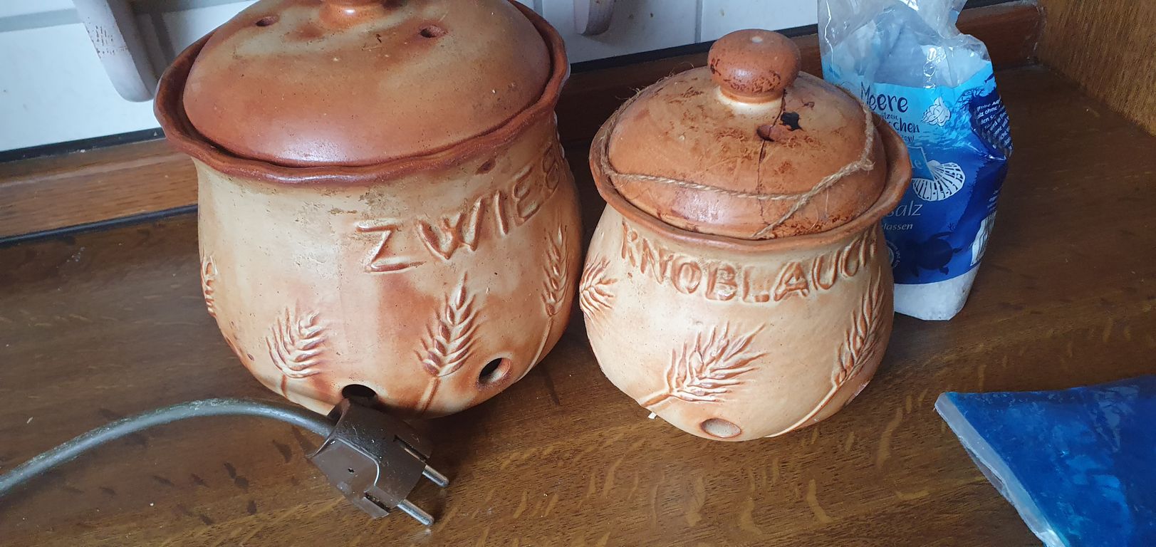 Zwiebel-/ Kartoffelkeramiktöpfe