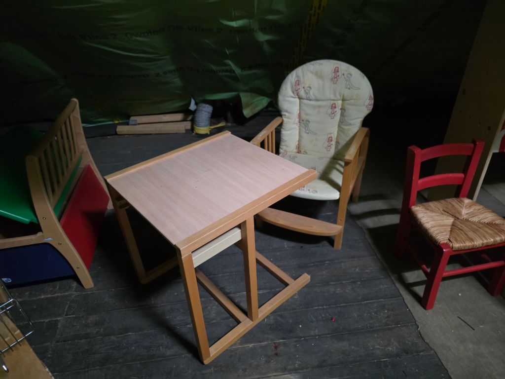 Kinderspielzeug / Kindermöbel