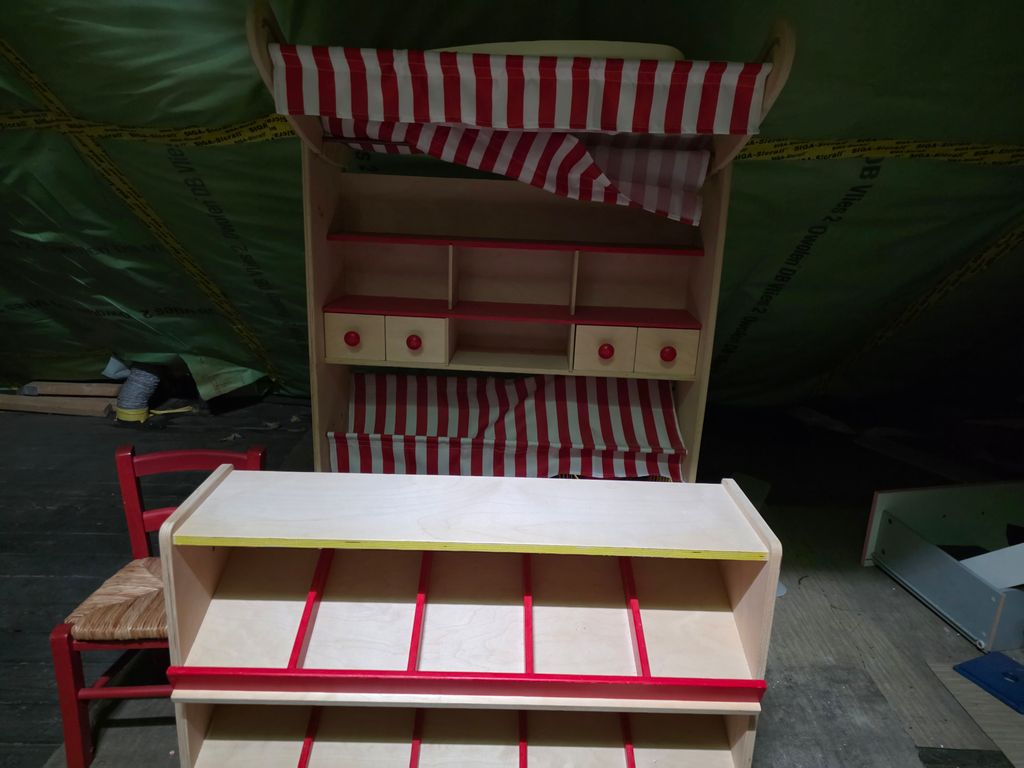 Kinderspielzeug / Kindermöbel