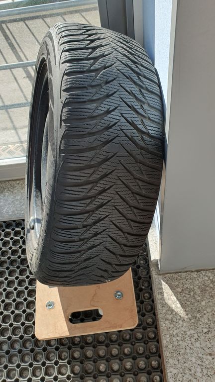 Auto Winterreifen  195/55R16 KW33 Jahr12