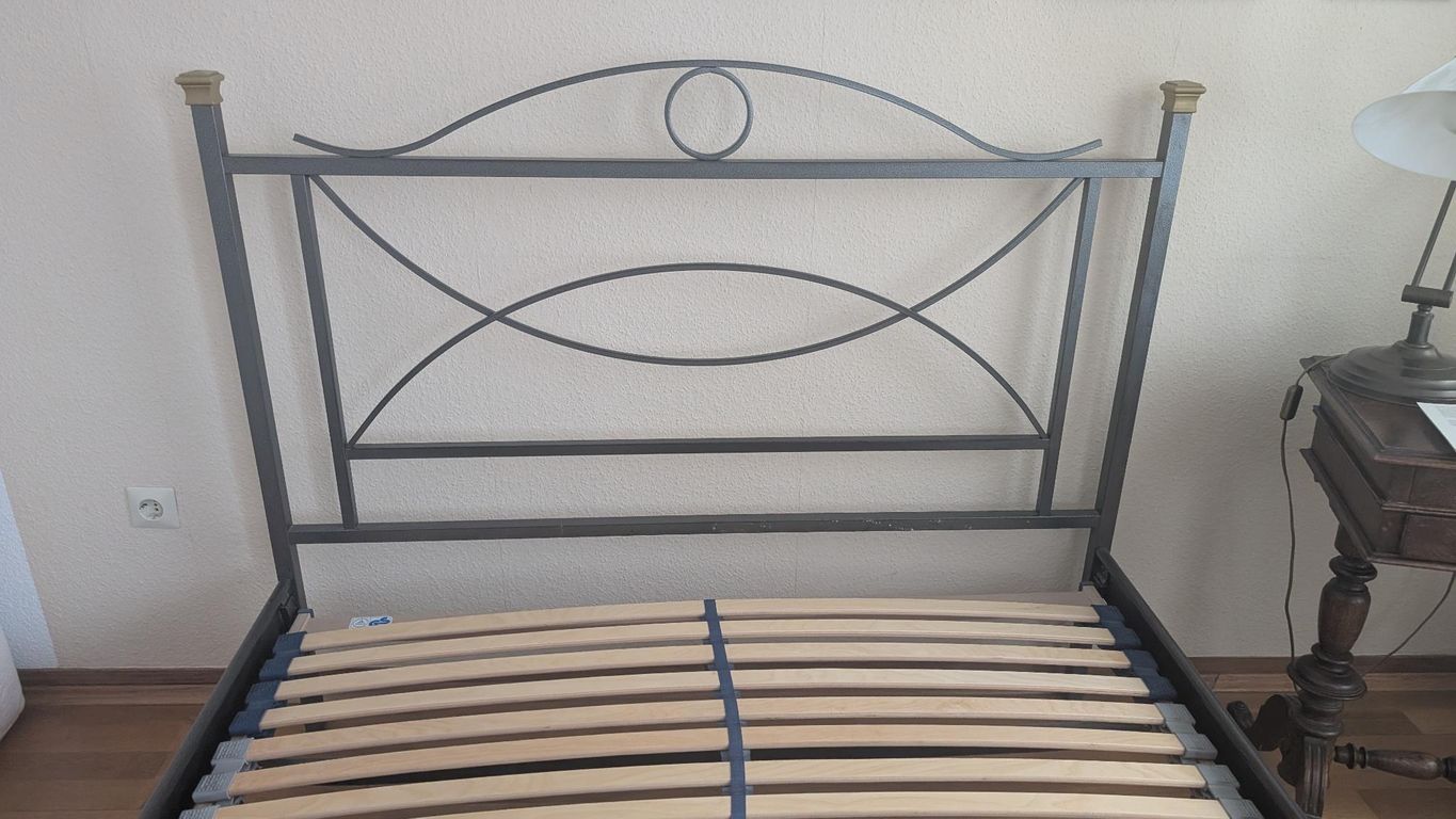 Metallbett