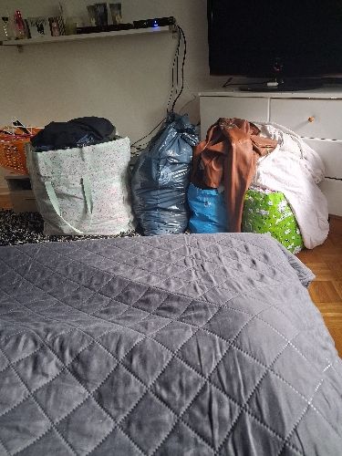 Kleidung und Schuhe
