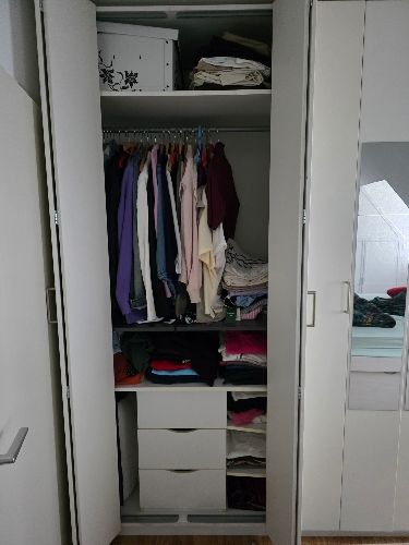 2 Ikea Kleiderschränke mit Falttüren