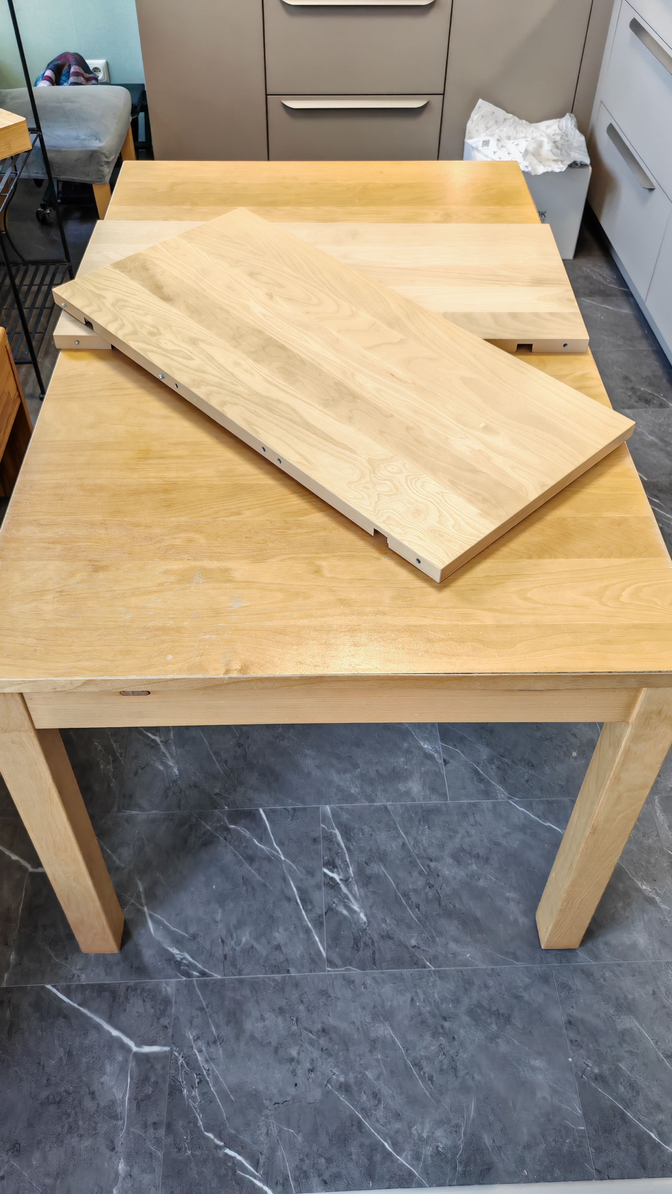 IKEA BJURSTA Esstisch ausziehbar - zu verschenken