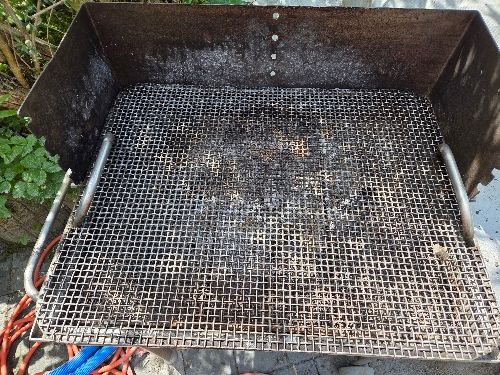 Holzkohlegrill