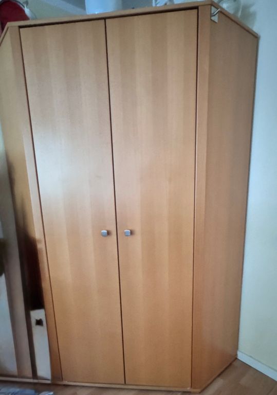 PAIDI Eckkleiderschrank und Bett zu verschenken