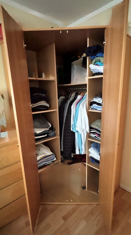 PAIDI Eckkleiderschrank und Bett zu verschenken