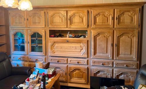 Wohnzimmerschrank