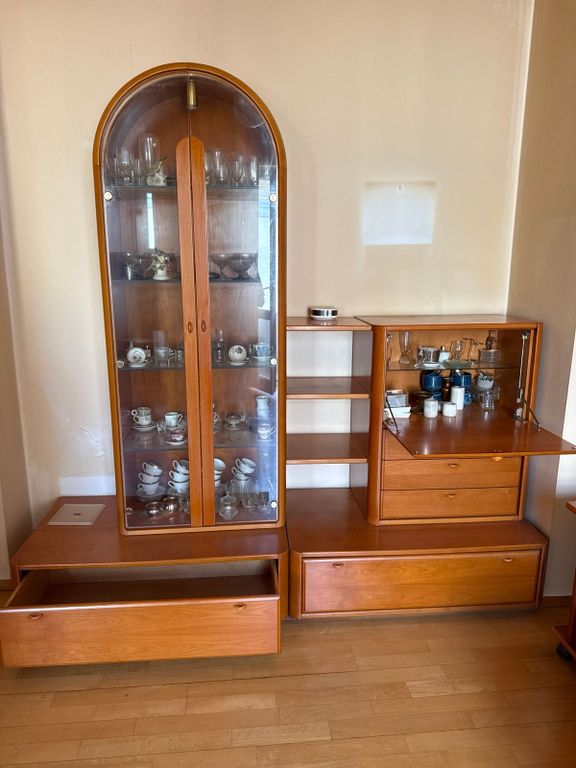 Wohnzimmerschrank mit Vitrine 