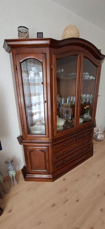 Vitrinenschrank Nussbaum 