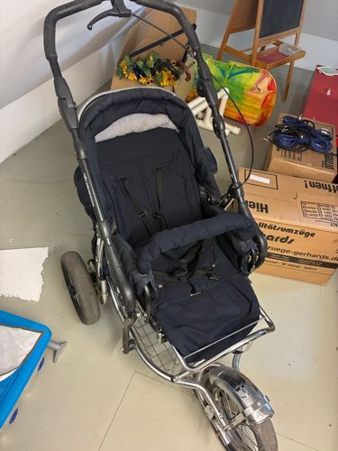 Hesba Kinderwagen zu verschenken