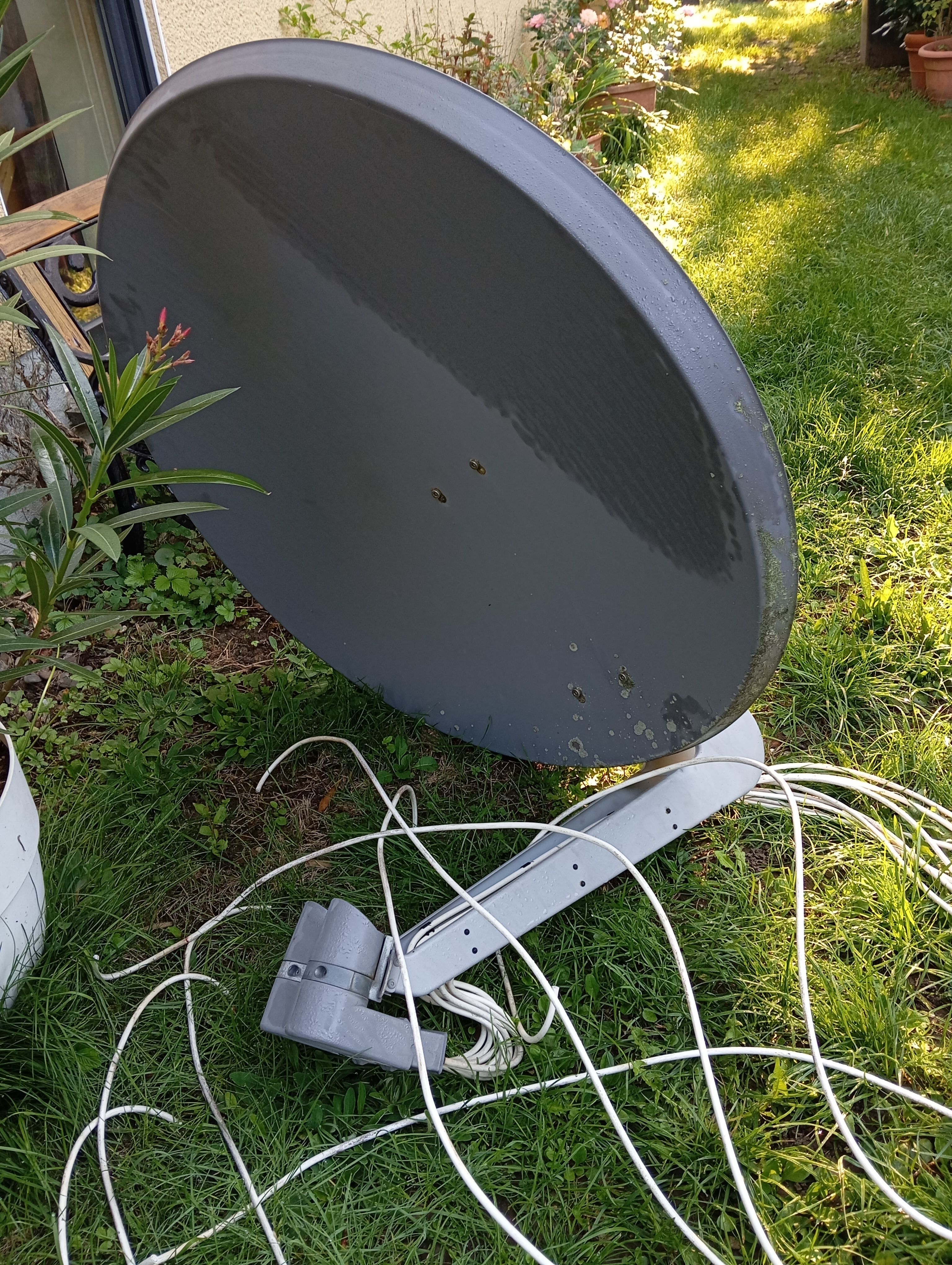 Digitale Satellitenanlage 