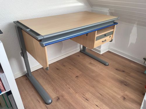 Kinderscheibtisch
