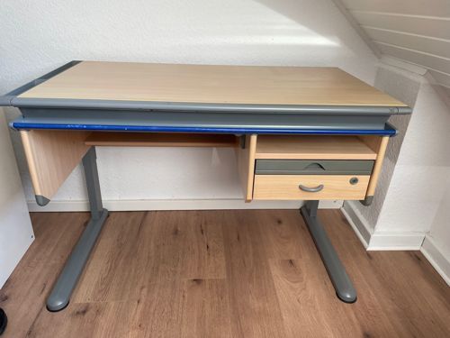 Kinderscheibtisch