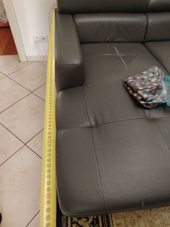 Ecksofa mit Schlaffunktion zu verschenken
