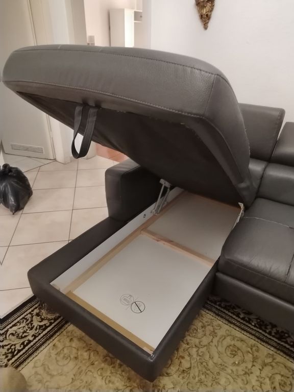 Ecksofa mit Schlaffunktion zu verschenken