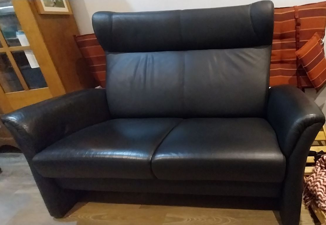 kleines Leder Sofa zu verschenken 